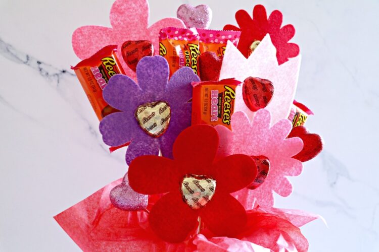 Cricut DIY Reeses Candy Flower Bouquet » The Denver Housewife