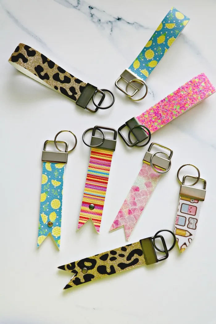 Leather Foil Iron-on Vinyl Name Gift Tag Keychains with Cricut Maker!
