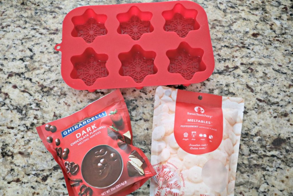 Snowflake Peppermint Bark Hot Chocolate Bomb » The Denver Housewife