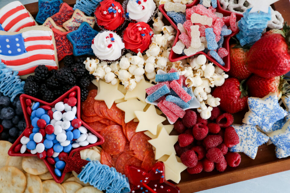 Easy Patriotic Charcuterie Board » The Denver Housewife