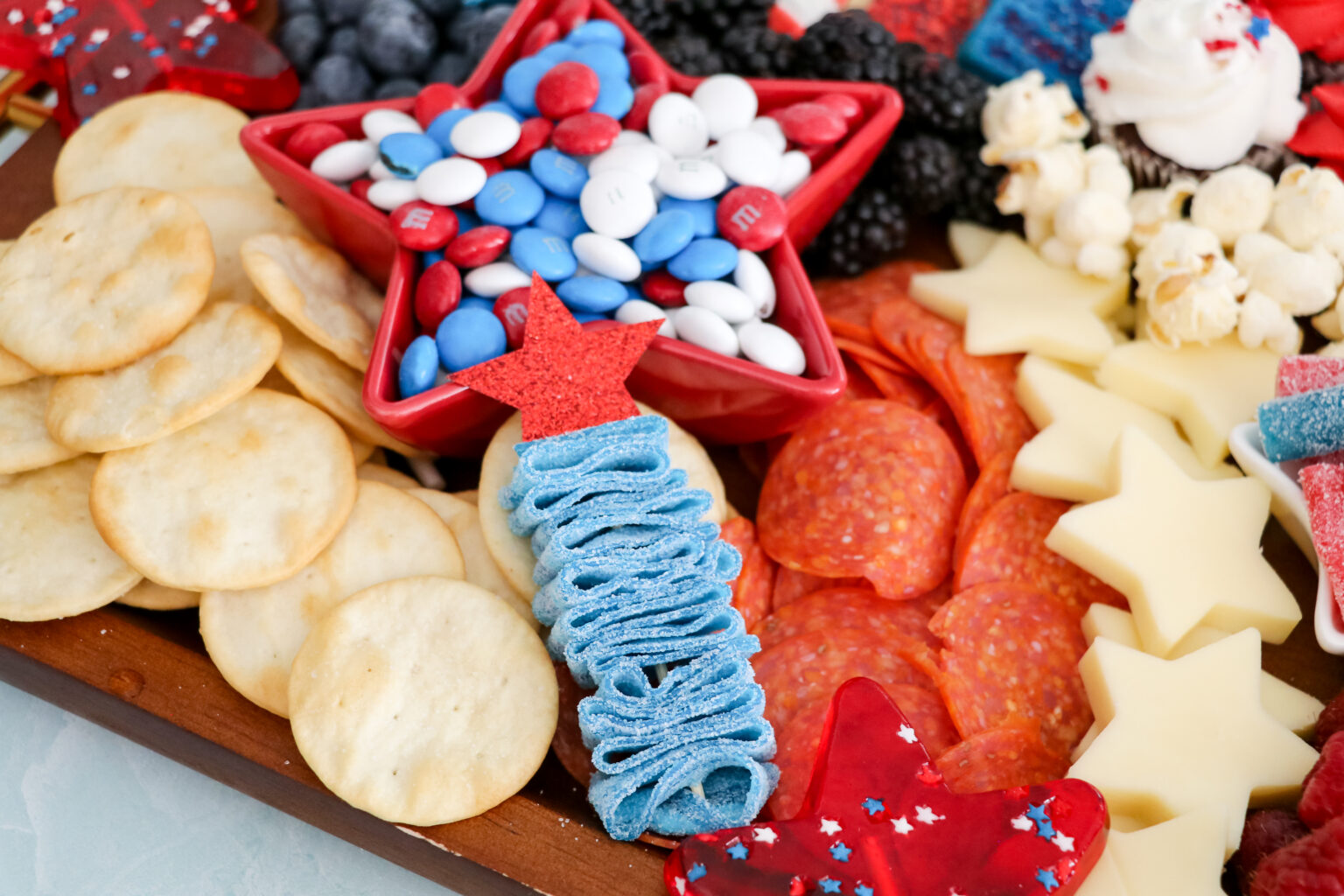 Easy Patriotic Charcuterie Board The Denver Housewife 2651