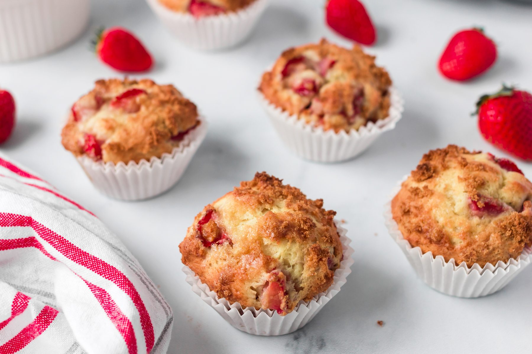 easy and delicious strawberry muffins